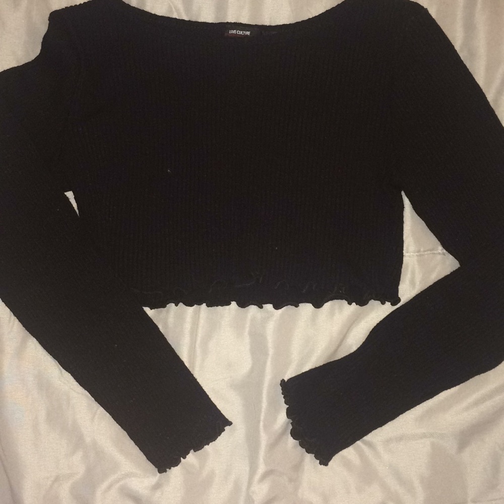 Long sleeve crop top